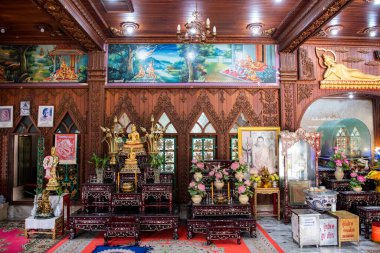 Tayland, Nakhon Pathom - 10 Kasım 2023: Tayland Nakhon Pathom şehrindeki Wat Thammasala 'nın içinde. 