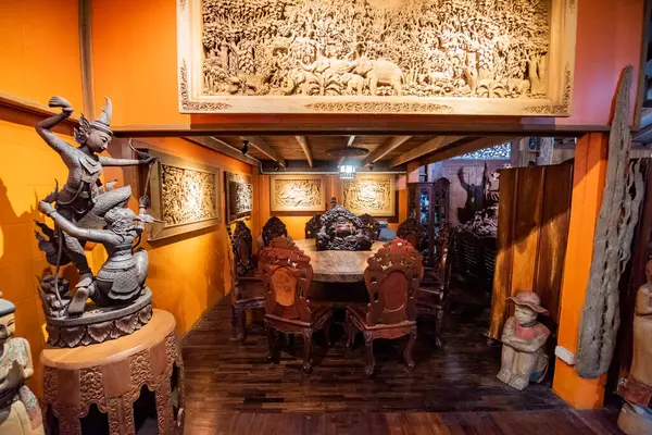 Tailandia Nakhon Pathom Noviembre 2023 Figuras Talladas Madera Museo Tierra — Foto de Stock