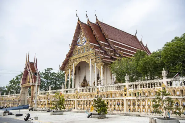 2023年11月10日在泰国Nakhon Pathom省Nakhon Pathom市的Wat Mai Pin Kaew — 图库照片