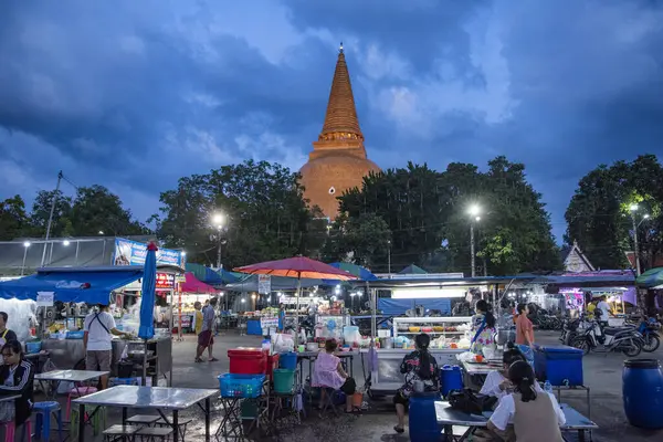 Tailândia Nakhon Pathom Novembro 2023 Mercado Noturno Frente Phra Pathom — Fotografia de Stock