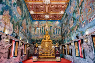 Tayland, Nakhon Pathom - 13 Kasım 2023: Tayland 'da Wat Phai Lom şehrinde ve Nakhon Pathom şehrinde Buda figürü.