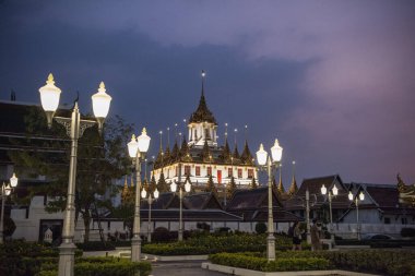 Banglamphu 'daki Wat Ratchanatdaram Worawihan, Tayland' ın Bangkok şehrinde. Tayland, Bangkok, 9 Aralık 2023