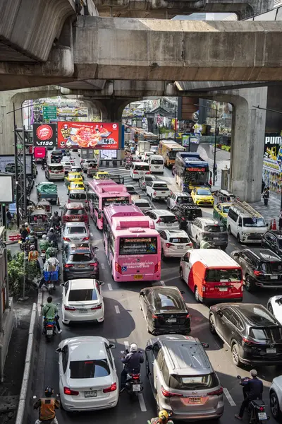 Tráfego Com Carros Estrada Praça Sião Cidade Bangkok Tailândia Tailândia — Fotografia de Stock