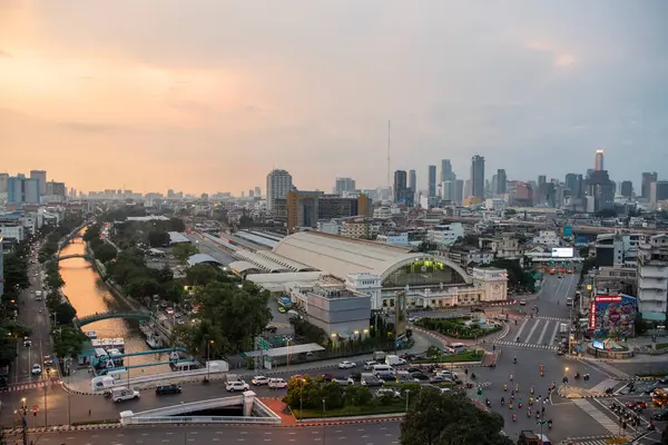 Tayland 'ın Bangkok şehrindeki eski Hua Lamphong Tren İstasyonu. Tayland, Bangkok, 6 Kasım 2023