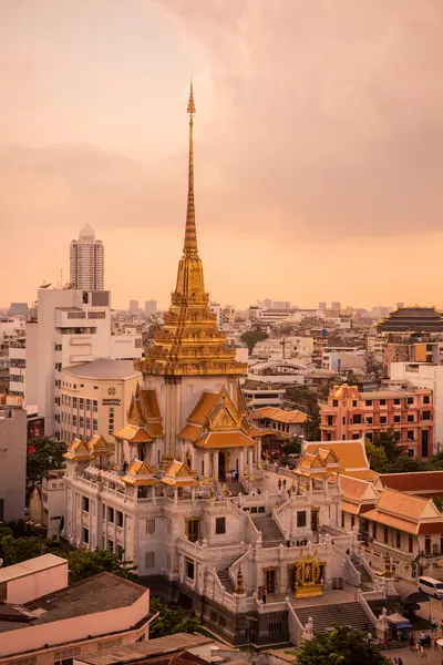 View Wat Traimit Withayaram Worawihan China Town City Bangkok Thailand Fotos de stock libres de derechos