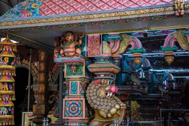 Tayland 'ın Bangkok şehrinde Silom' daki Hint ve Hindu Tapınağı Sri Maha Mariamman. Tayland, Bangkok, 6 Aralık 2023