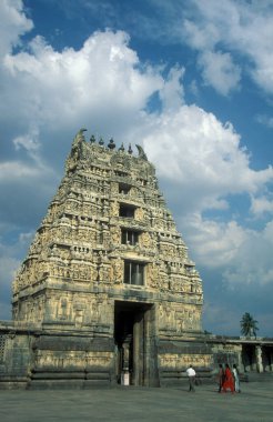 Hindistan 'ın Karnataka ilindeki Belur kasabasındaki Keshava, Kesava veya Vijayanarayana Tapınağı' ndaki Hindu Tapınağı kalıntıları. Hindistan, Karnataka, Mart 1998