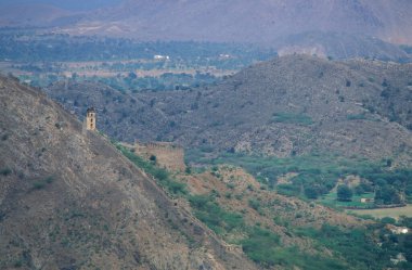 the Kumbhalgarh Fort near the Town of Udaipur in the Province of Rajasthan in India.  India, Udaipur, January, 1998 clipart