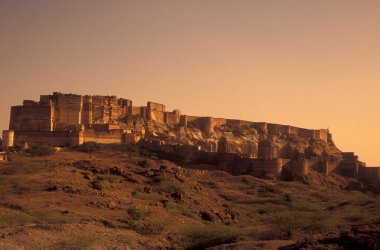 Hindistan 'ın Rajasthan ilindeki Jodhpur kasabasındaki Meherangarh manzarası. Hindistan, Jodhpur, Ocak 1998