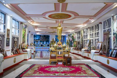 Tayland 'ın Chonburi ili yakınlarındaki Naklua City' deki Sukhawadee House 'da büyük bir salon, Kasım 2024