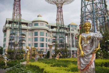 Pattaya City yakınlarındaki Sukhawadee Sarayı ve Tayland 'daki Chonburi ili yakınlarındaki Sukhawadee Sarayı ve Bahçeleri, Pattaya, Kasım 2024