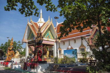 Wat Mai Samraan, Tayland 'ın Chonburi iline bağlı Pattaya şehri yakınlarındaki Ko Lan Adası' ndaki Ban Ko Lan köyünde, Kasım 2024