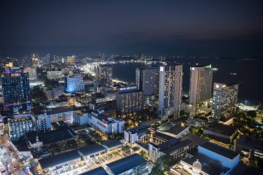 Pattaya 'daki Pattaya Körfezi ve Tayland' daki Chonburi ili ile Pattaya Merkez Noktası 'ndan Pattaya Skyline, Ekim 2024