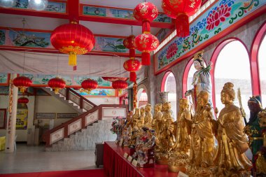 Sawang Boribun Dhammasathan Vakfı ve Pattaya şehri yakınlarındaki Naklua şehrinde Poi Sian Jow Tapınağı Tayland, Pattaya, Kasım 2024