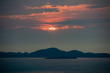 Pattaya 'daki Pattaya Körfezi' nden Ko Lan Adası ve Tayland 'daki Chonburi Bölgesi, Pattaya, Kasım 2024