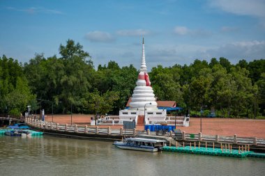 Phra Chedi Klang Nam, Tayland 'ın Rayong şehrindeki Rayong şehrinde, 26 Ekim 2024