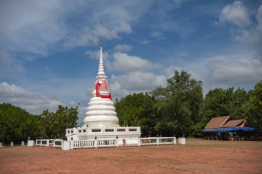 Phra Chedi Klang Nam, Tayland 'ın Rayong şehrindeki Rayong şehrinde, 26 Ekim 2024
