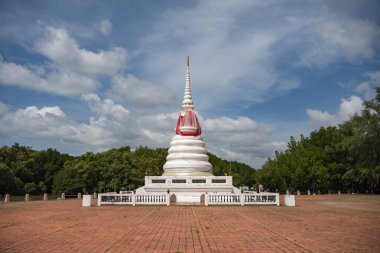 Phra Chedi Klang Nam, Tayland 'ın Rayong şehrindeki Rayong şehrinde, 26 Ekim 2024