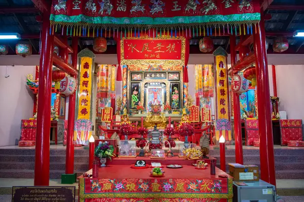 Tayland, Tayland, Rayong 'da Rayong şehrindeki Chao Mae Tubtim Tapınağı' nda, 25 Ekim 2024