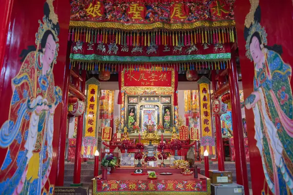 Tayland, Tayland, Rayong 'da Rayong şehrindeki Chao Mae Tubtim Tapınağı' nda, 25 Ekim 2024