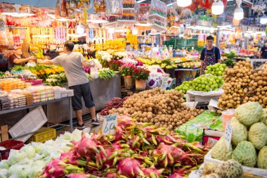 Tayland, Tayland, Rayong 'daki Rayong şehrindeki Food and Star Taze Market' te taze meyve, 27 Ekim 2024