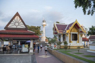 Tayland 'ın Chonburi ilindeki Khao Laem Pu Chao Manzarası Tapınağı, 29 Ekim 2024