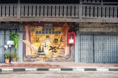 Tayland 'ın Chonburi iline bağlı Sattahip kasabasında eski bir ev, Sattahip, 30 Ekim 2024