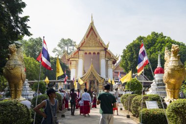 Tayland 'ın Nonthaburi eyaletindeki Pak Kret şehrindeki Ko Kret Adası' nda Wat Phai Lom. Tayland, Pak Kret, 10 Kasım 2024