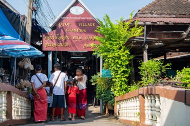 Tayland, Tayland 'ın Nonthaburi ilindeki Pak Kret şehrindeki Ko Kret Adası' ndaki bir OTOP Streetmarket Köyü, 10 Kasım 2024