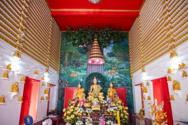 Tayland 'ın Nonthaburi eyaletindeki Pak Kret şehrindeki Ko Kret Adası' nda Wat Phai Lom. Tayland, Pak Kret, 10 Kasım 2024