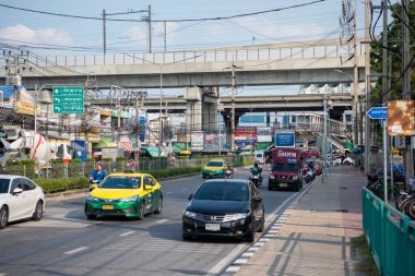 Tayland 'ın Bangkok şehrinde, Don Mueang' da Thanon Song Prapha Yolu, 11 Kasım 2024