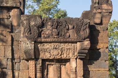 Tayland 'ın Khon Kaen ilindeki Prasat Puay Noi Tapınağı kalıntıları. Tayland, Khon Kaen, 8 Aralık 2024