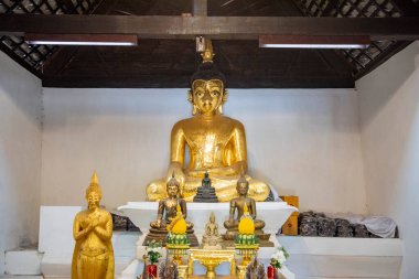 Wat Phrathat Kham Kaen 'in içindeki Buda Tayland' ın Khon Kaen ilinde. Tayland, Khon Kaen, 8 Aralık 2024