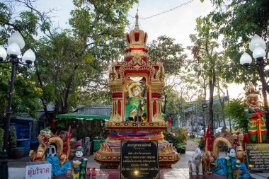 Khon Kaen şehir merkezindeki City Pillar Tapınağı 'na park et ve Tayland' daki Khon Kaen iline. Tayland, Khon Kaen, 8 Aralık 2024