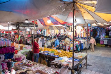 Khon Kaen 'in şehir merkezindeki belediye marketi ve Tayland' daki Khon Kaen ili. Tayland, Khon Kaen, 4 Aralık 2024