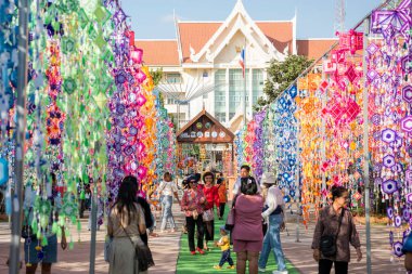 Tayland 'da Khon Kaen ilinin İpek Fuarı İl Salonu' nda. Tayland, Khon Kaen, 4 Aralık 2024