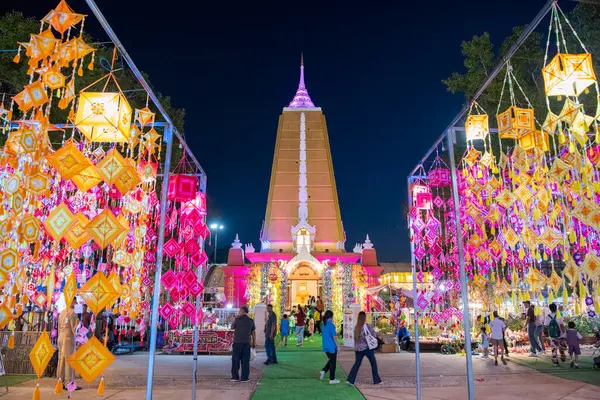 Tayland 'ın Khon Kaen ilinin İpek Fuarı İl Salonu Tapınağı. Tayland, Khon Kaen, 4 Aralık 2024