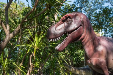 Tayland 'ın Khon Kaen ilindeki Amphoe Phu Wiang' daki Phu Wiang Dinozor Müzesi 'nde bir dinozor. Tayland, Khon Kaen, 6 Aralık 2024