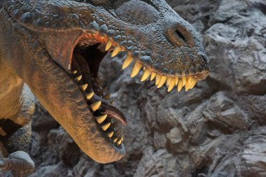 Tayland 'ın Khon Kaen ilindeki Amphoe Phu Wiang' daki Phu Wiang Dinozor Müzesi 'nde bir dinozor figürü. Tayland, Khon Kaen, 6 Aralık 2024