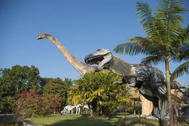 Tayland 'ın Khon Kaen şehrinde Amphoe Phu Wiang' daki Khon Kaen Geopark 'ta dinozor. Tayland, Khon Kaen, 6 Aralık 2024