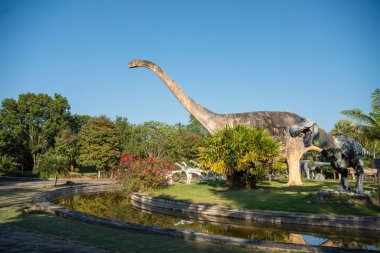 Tayland 'ın Khon Kaen şehrinde Amphoe Phu Wiang' daki Khon Kaen Geopark 'ta dinozor. Tayland, Khon Kaen, 6 Aralık 2024