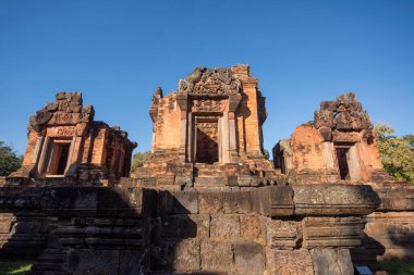 Tayland 'ın Khon Kaen ilindeki Prasat Puay Noi Tapınağı kalıntıları. Tayland, Khon Kaen, 8 Aralık 2024