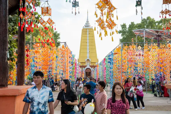 Tayland 'ın Khon Kaen ilinin İpek Fuarı İl Salonu Tapınağı. Tayland, Khon Kaen, 4 Aralık 2024
