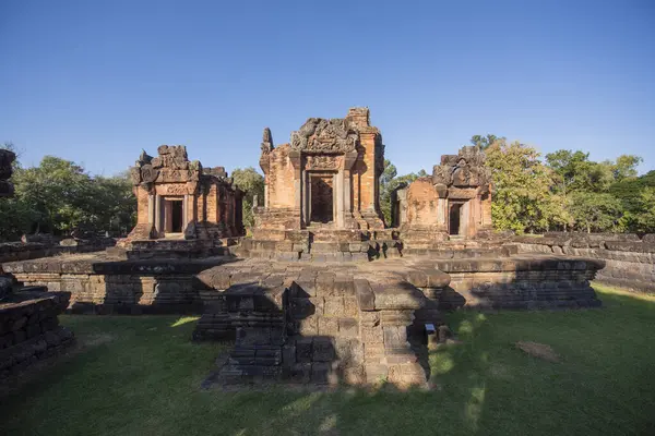 Tayland 'ın Khon Kaen ilindeki Prasat Puay Noi Tapınağı kalıntıları. Tayland, Khon Kaen, 8 Aralık 2024