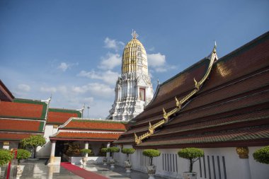 Wat Phra Si Rattana Mahathat 'dan Chedi Tayland' ın Phitsanulok şehrinde. Tayland, Phitsanulok, Kasım 29, 2024.