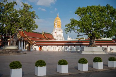 Wat Phra Si Rattana Mahathat 'dan Chedi Tayland' ın Phitsanulok şehrinde. Tayland, Phitsanulok, Kasım 29, 2024.