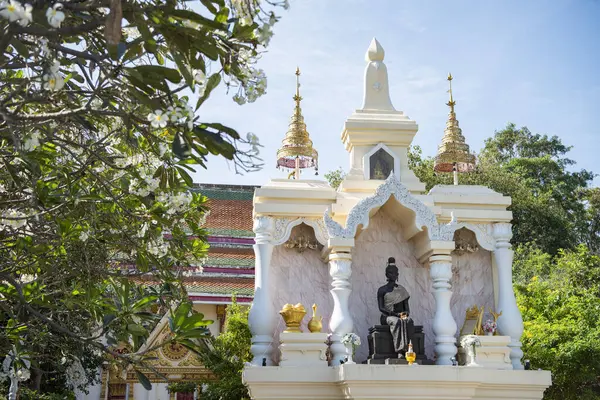 Tayland 'ın başkenti Phitsanulok' ta bulunan Wat Chan Tawan 'da Kral Naresuan' ın Rahibe Heykeli. Tayland, Phitsanulok, 30 Kasım 2024.