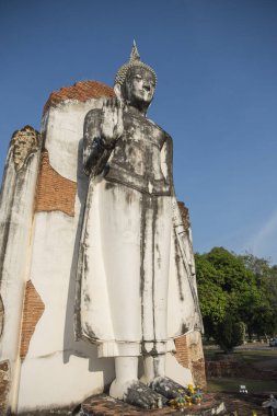 Tayland 'da Chandra Sarayı ve Phitsanulok ilinin yanındaki Wat Wihan Thong tarihi kalıntıları. Tayland, Phitsanulok, 1 Aralık 2024.