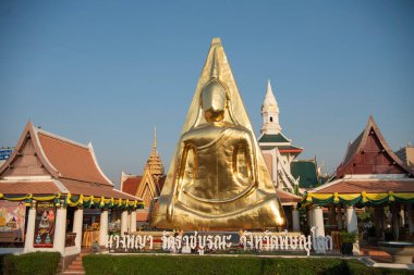 Thailand 'ın Phitsanulok şehrinde Wat Phra Nang Phaya Amulet Buddha Image. Tayland, Phitsanulok, 1 Aralık 2024.