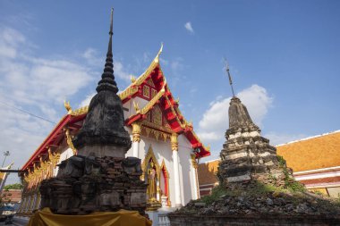 Wat Nang Phaya Ruen Kaew 'den Chedi Tayland' ın Phitsanulok şehrinde. Tayland, Phitsanulok, Kasım 29, 2024.